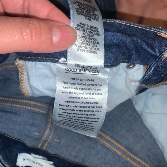 Good American Jeans - Picture 7 of 10